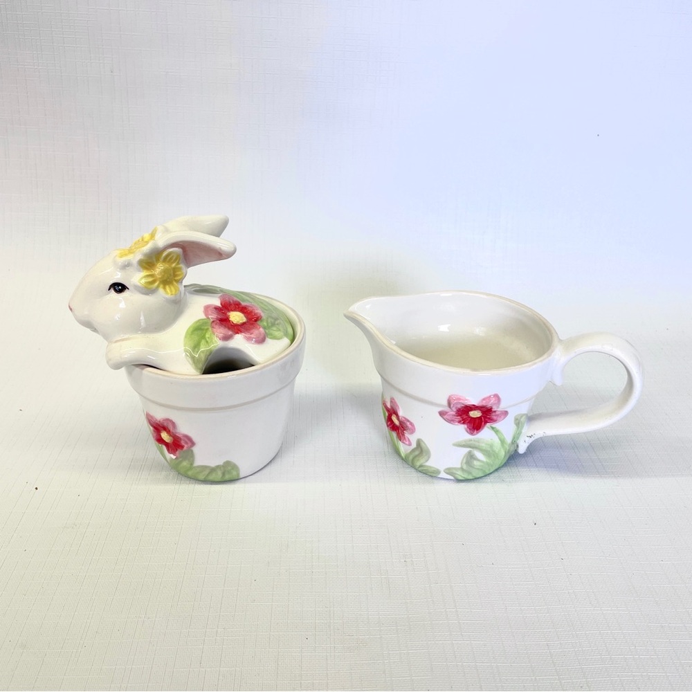 Vintage PIER 1 Hop Town Bunnies Hand-Painted Bunny Cream Sugar Earthenware 90's